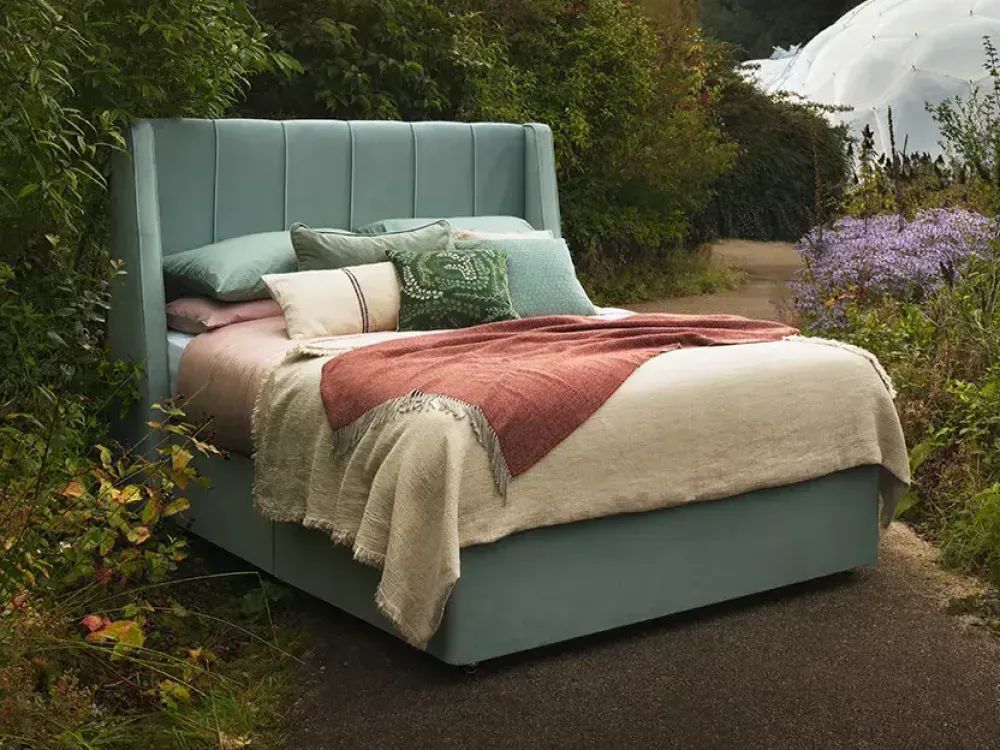 Hypnos bed